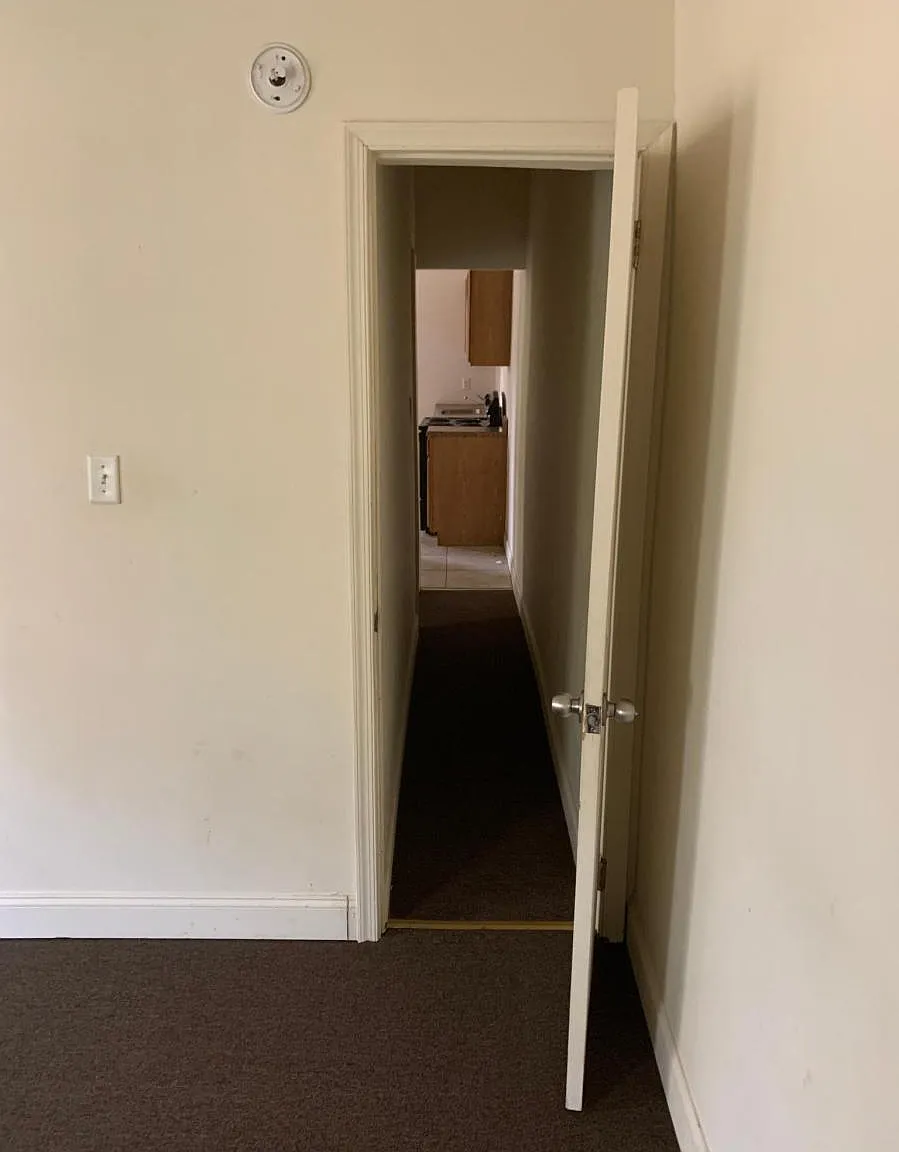 2 bed, $1,100 — Photo 2