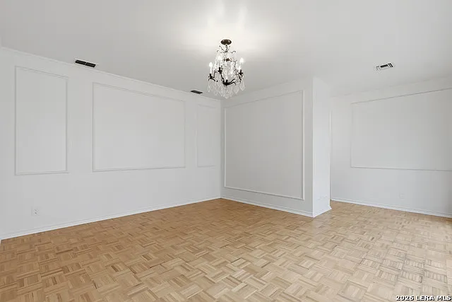 484 E Olmos Dr — Photo 20