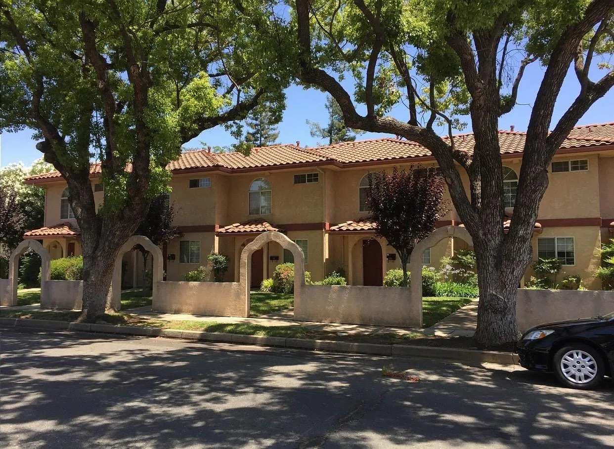 525 Cooper Ave — Photo 1