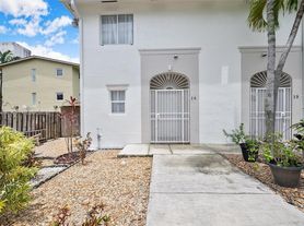 421 SW 3rd St, Miami, FL