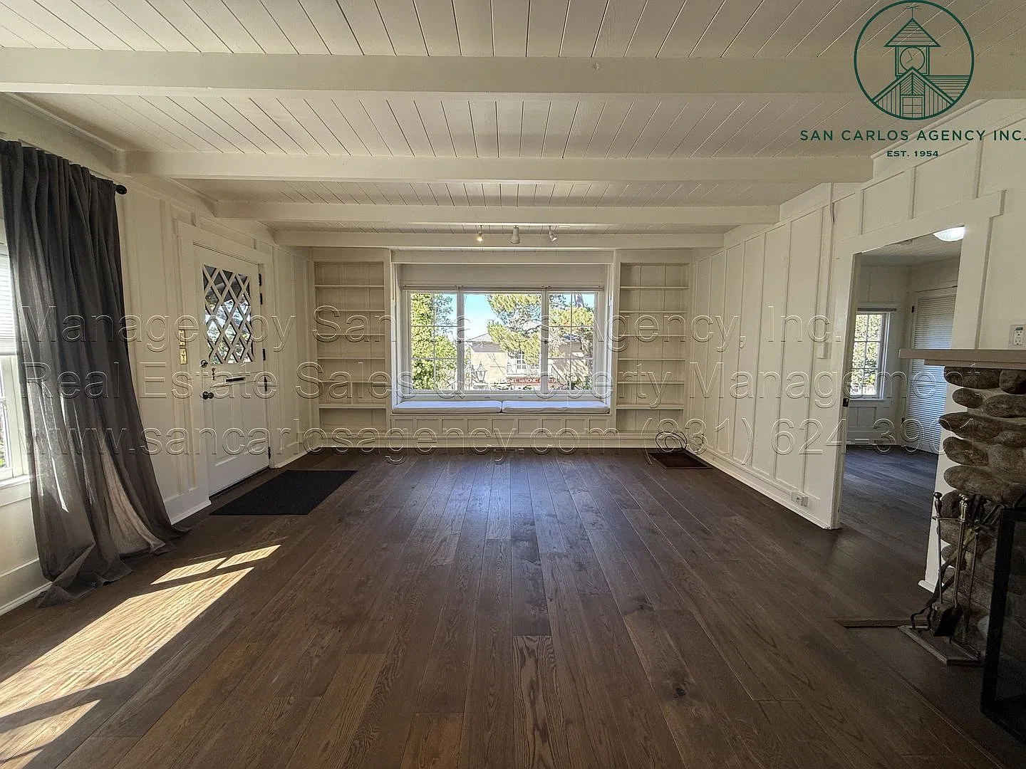 Adorable Three Bedroom Downtown Carmel-by-the-Sea Cottage — Photo 2
