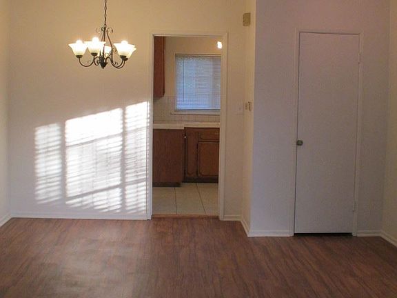 5th image of 10921 Barnwall St