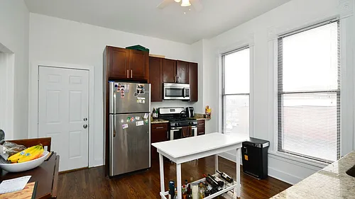 1753 W Erie St Photo 1