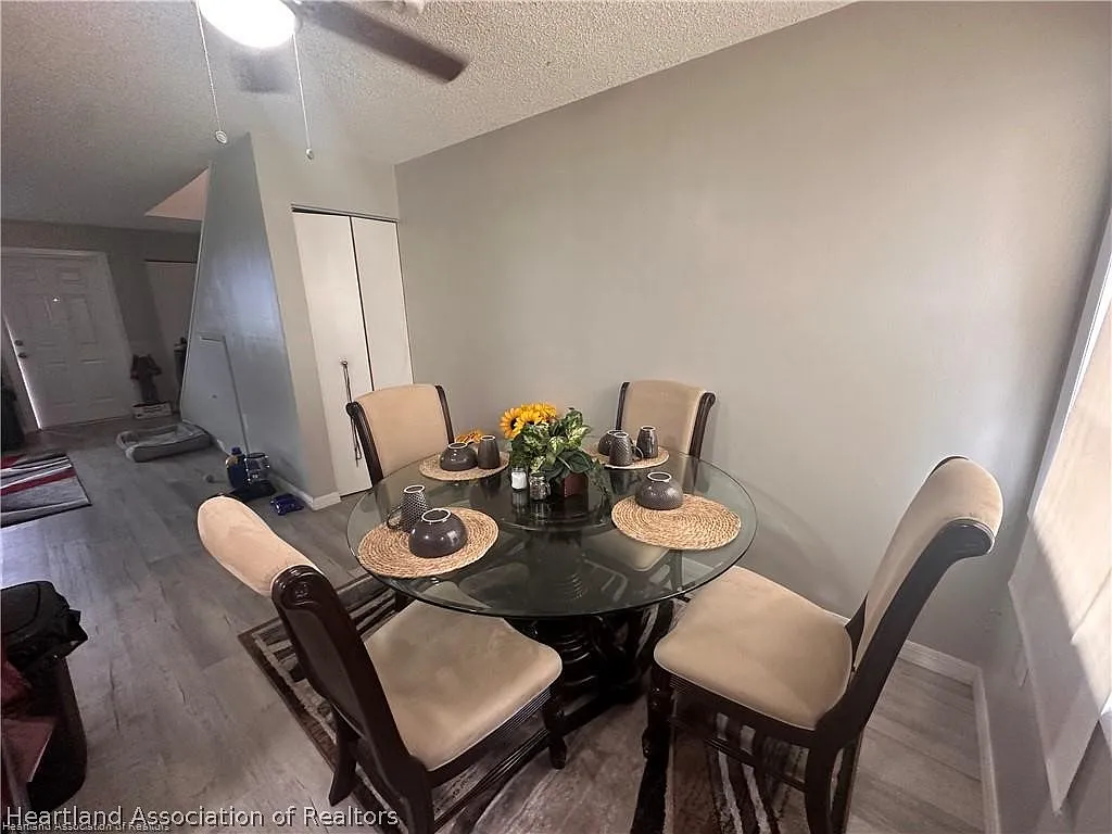 2 bed, 1.5 bath, 968 sqft, $1,250 — Photo 4