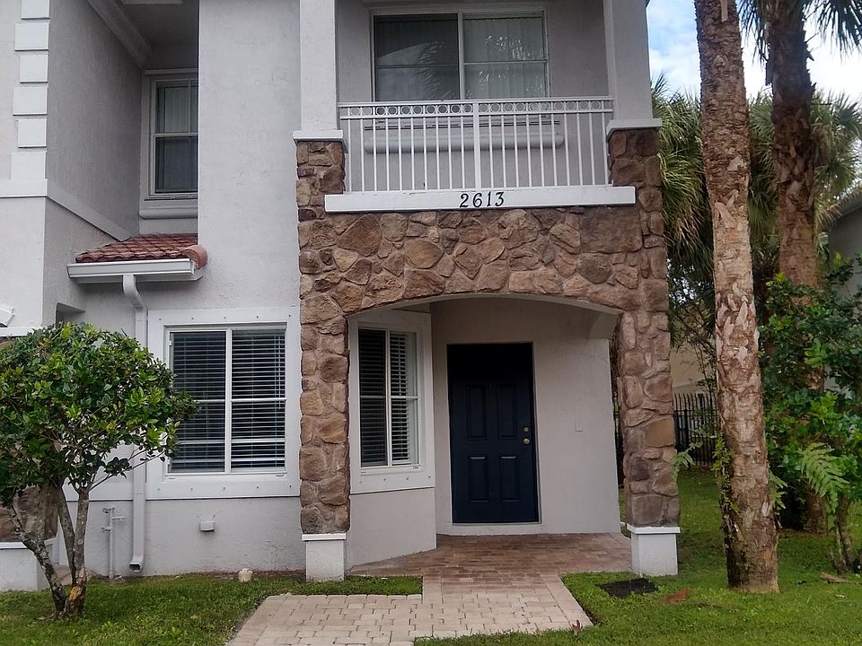 1st image of 2613 SW 82nd Ave