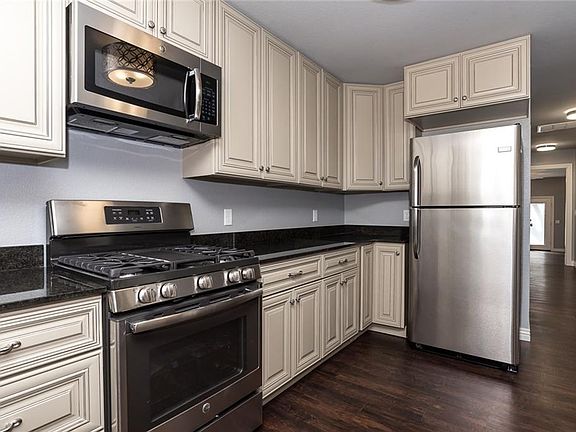 5th image of 808 E Central Ave