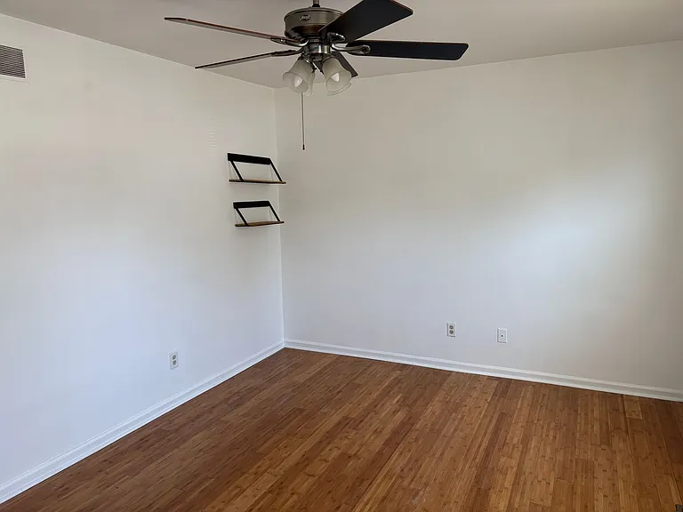 220 Harding Ave — Photo 25