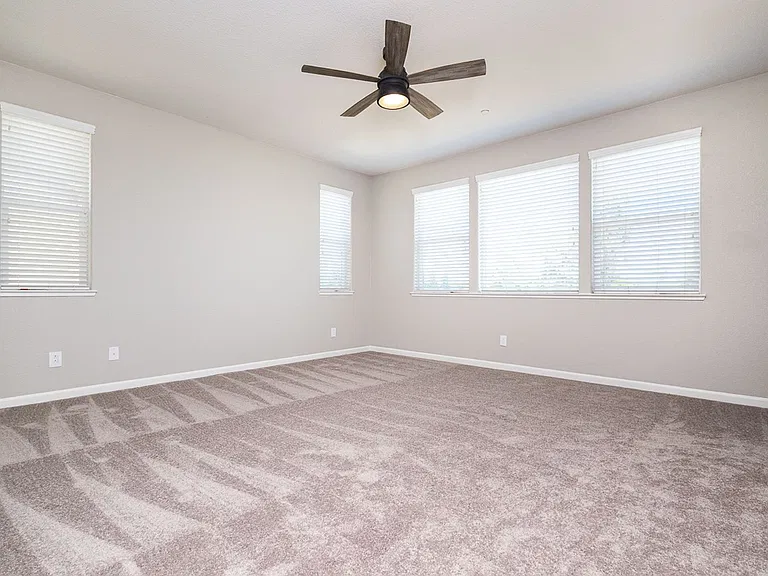 9733 Tribeca Dr — Photo 16