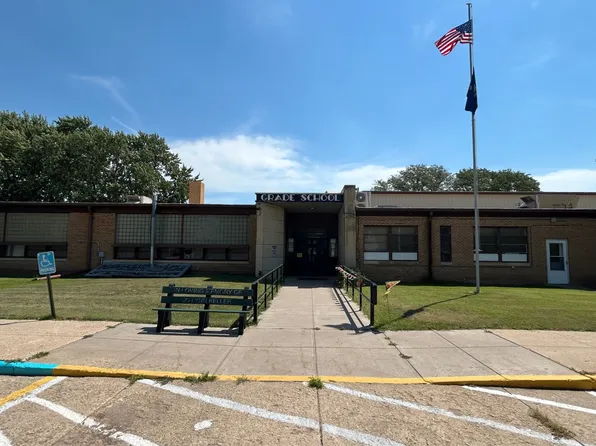 200 N Haynes St, Glasco, KS 67445