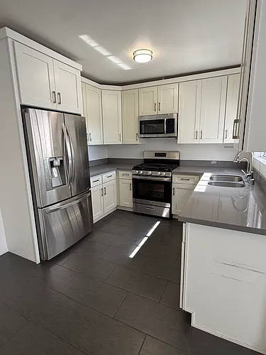 27 E Howard St #4 Photo 1