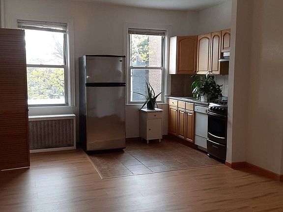 2nd image of 45-10 Broadway #2