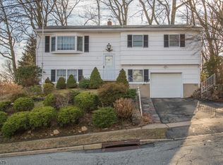 15 Sweetbriar Rd, Rockaway Boro, NJ 07866