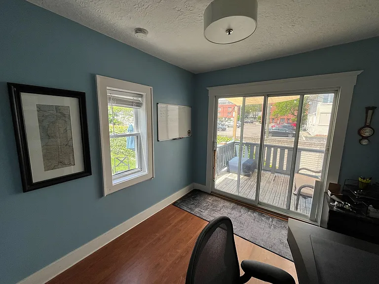 Dining room/office space
