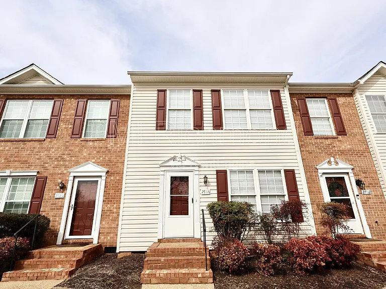 2716 Goyne Loop — Photo 2