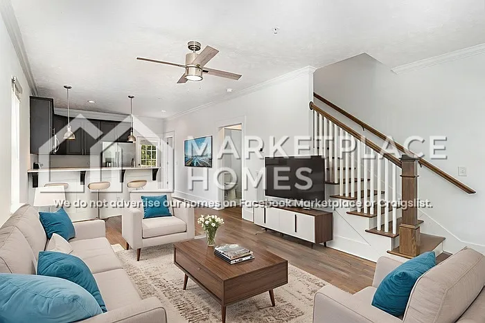 3 bed, 2.5 bath, 1716 sqft, $1,899 — Photo 4