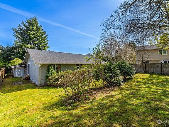 2nd image of 4065 SE Conifer Park Drive