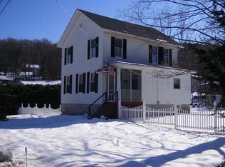16 Lewis St, Winsted, CT 06098