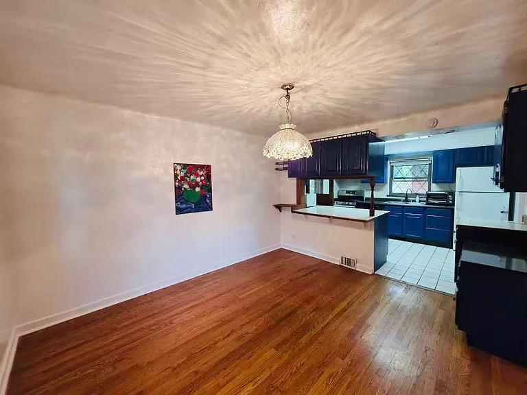 915 Liberty St — Photo 9