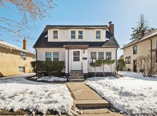 1276 Snelling Ave N, Saint Paul, MN 55108