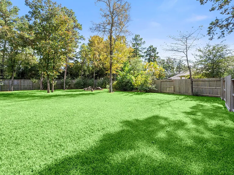 104 Winged Elm Ct — Photo 32