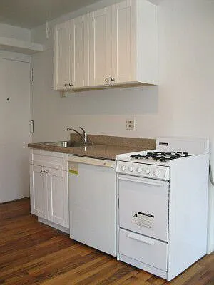 Rented by Tower Brokerage | media 14