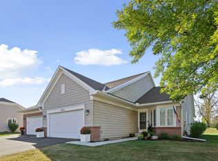 8977 Deer Run Dr, Victoria, MN 55386