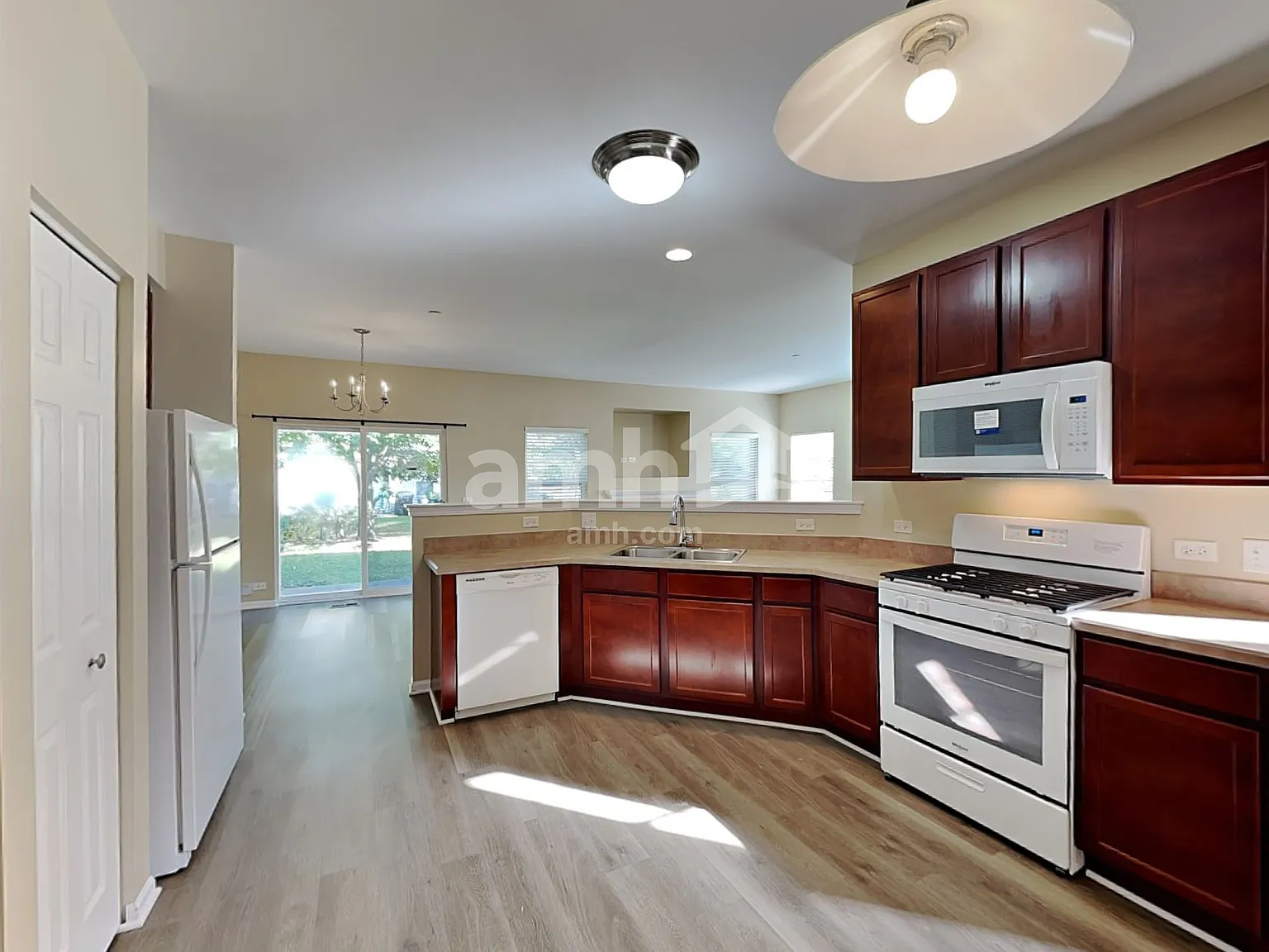 3 bed, 2.5 bath, 1794 sqft, $2,875 — Photo 3