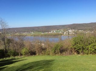 701 Forest Hills Dr, Maysville, KY 41056