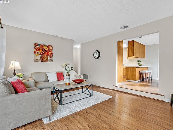5th image of 1763 Eugenia Ave