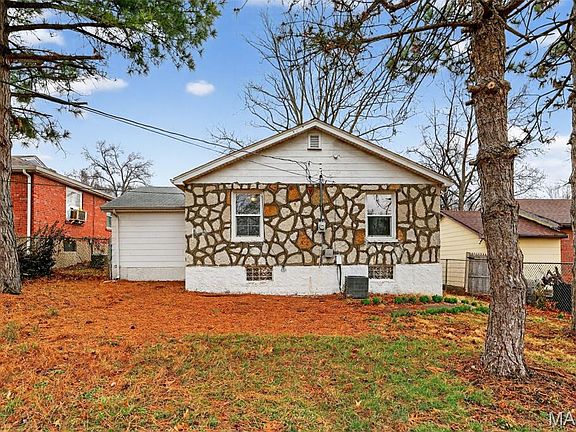 4th image of 8124 Titus Rd