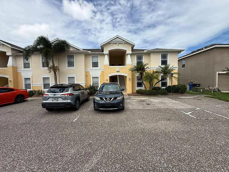 3 bed, 2.0 bath, 1149 sqft, $1,795 — Photo 3