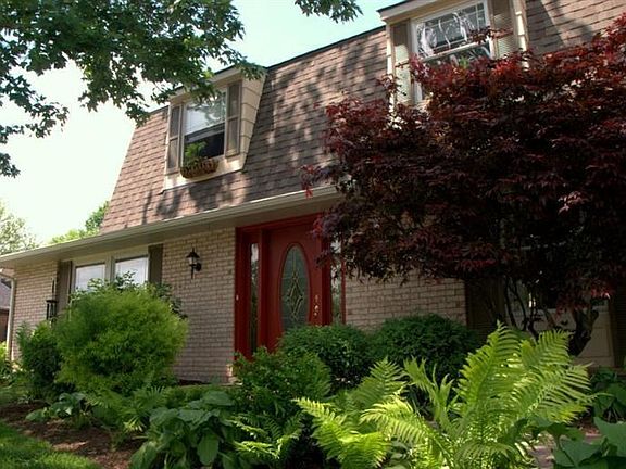 3rd image of 863 Fernshire Dr