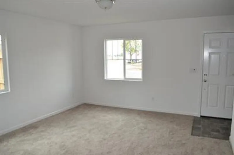 4 bed, 3.0 bath, 1769 sqft, $2,250 — Photo 2