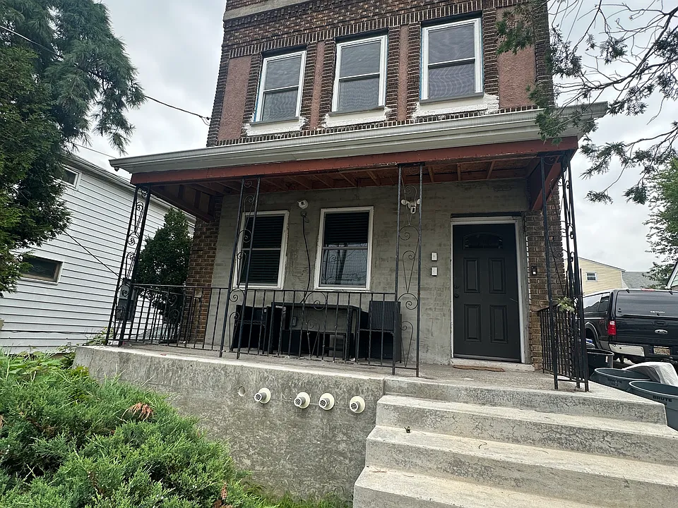 25 Graves St #1