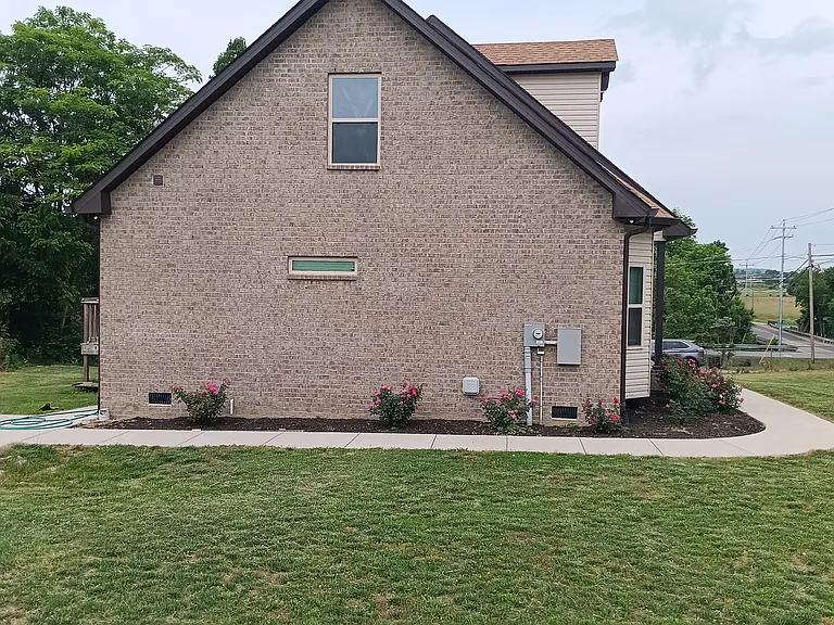 246 N Electra Ave — Photo 3