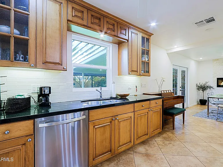 4645 E Windsor Ave — Photo 12