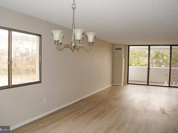 3rd image of 6101 Edsall Rd APT 701