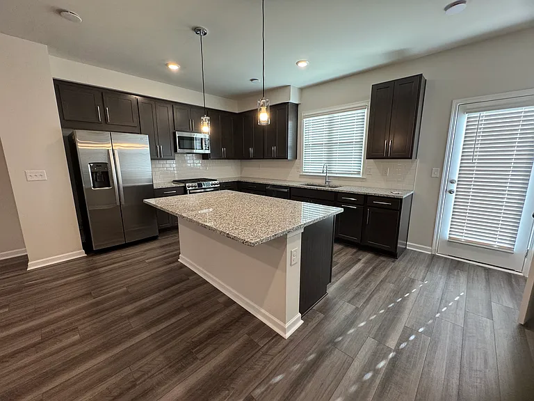 1574 Halbrook Pl SW — Photo 5