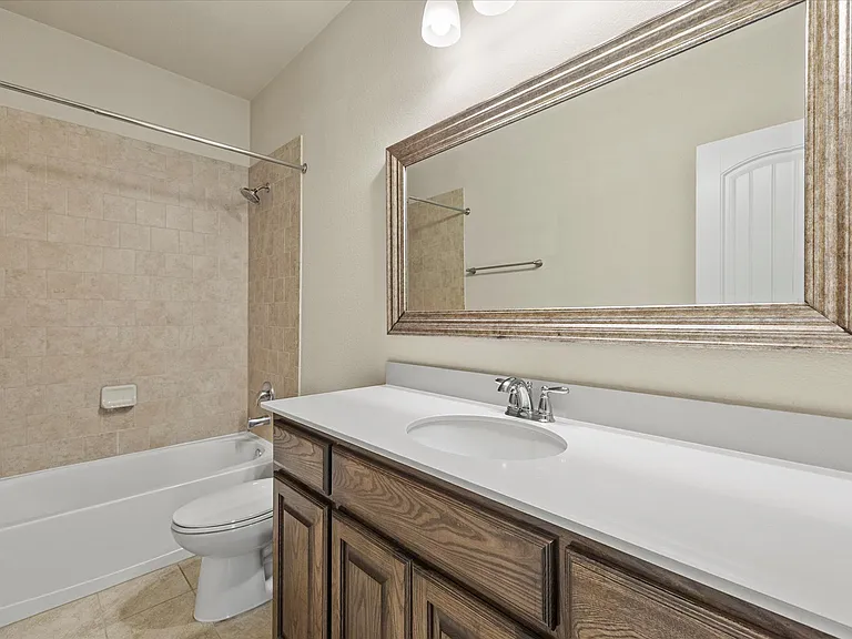 1409 Hidden Creek Dr — Photo 15