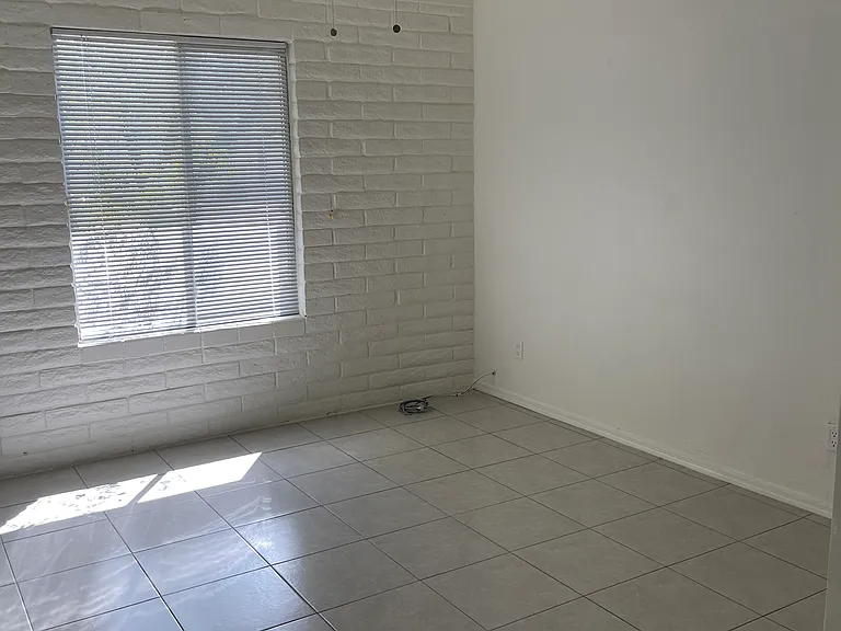 1622 E Del Rio Dr — Photo 25