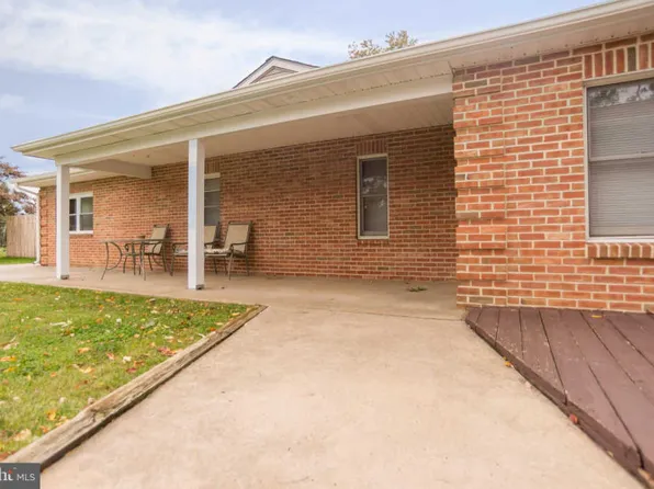235 Walnut Ave, Croydon, PA 19021