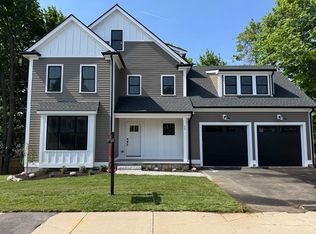 15 Alaric St, West Roxbury, MA 02132