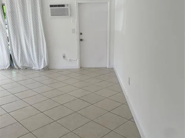 11945 NE 19th Dr APT 1, North Miami, FL 33181
