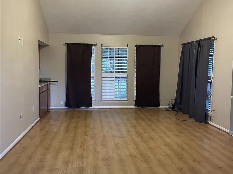 4713 Pembrook Ln — Photo 2