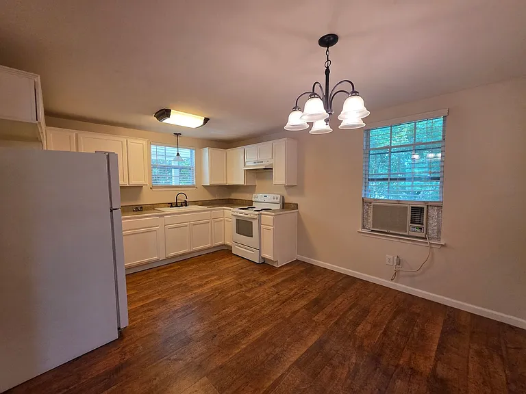 5142 Regalo Dr — Photo 9
