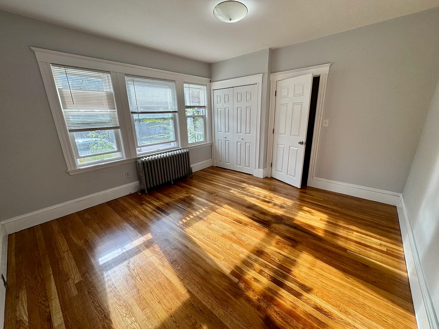 3 bed, 1000 sqft, $3,300 — Photo 4