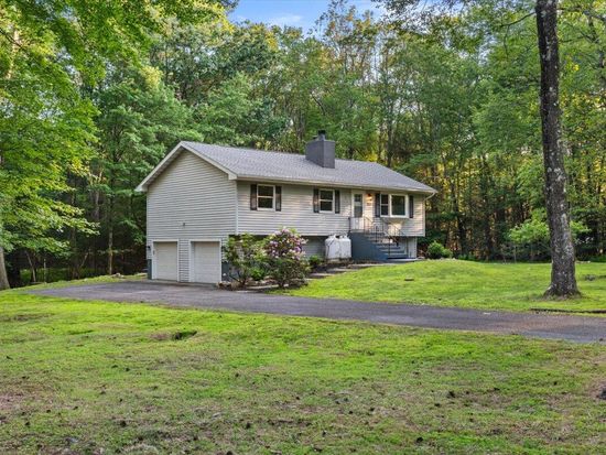 107 Plum Dr, Kunkletown, PA 18058