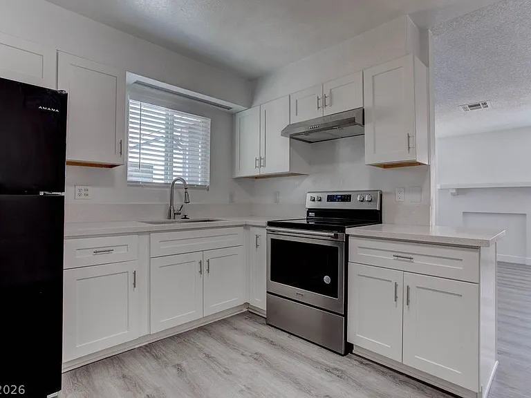 921 Snug Harbor St #D — Photo 8