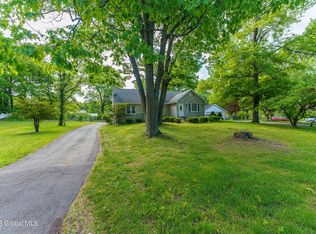 111 Valley Rd, Albany, NY 12205