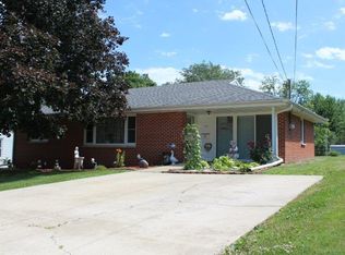 115 Maple Ave, Morrison, IL 61270